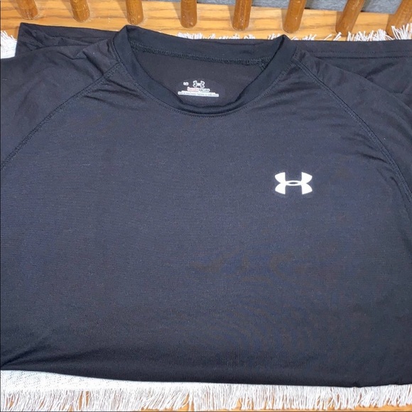plain black under armour t shirt